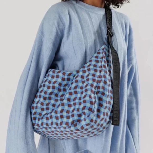 Baggu Blue and Brown Wavy gingham Patterned large crescent - Picture 2 of 6